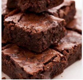 BROWNIE KETO SIMPLES (chocolate amargo y banana)